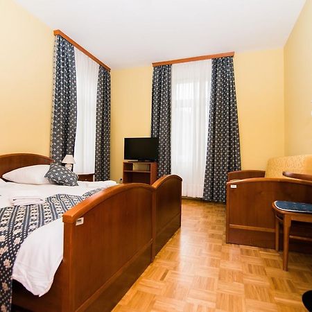 Garni Hotel Vila Ana Rogaška Slatina Exterior foto